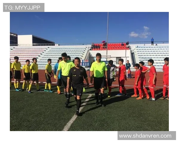 日本花式足球球星炫技之路与青春梦想的精彩瞬间 日本花式足球球星炫技之路与青春梦想的精彩瞬间